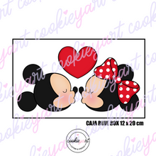 Cargar imagen en el visor de la galería, Set de Cortadores Ratoncitos Beso (3 piezas)